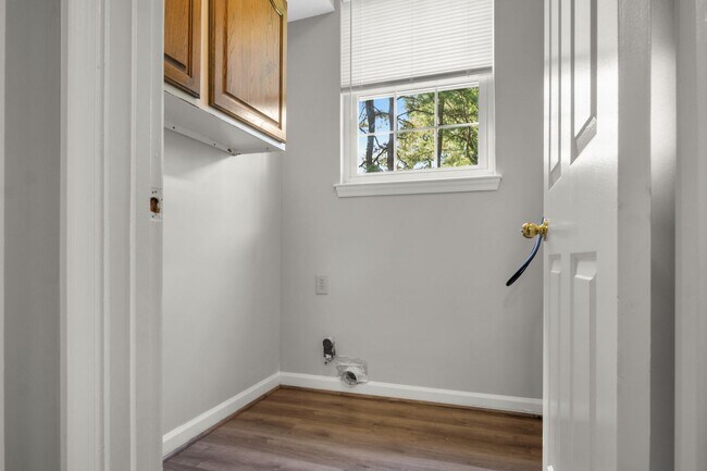 Building Photo - 5006 Liza Ln