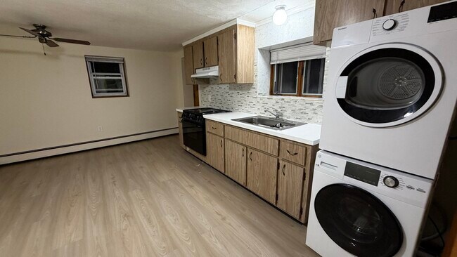 Building Photo - 122 Lantern Rd