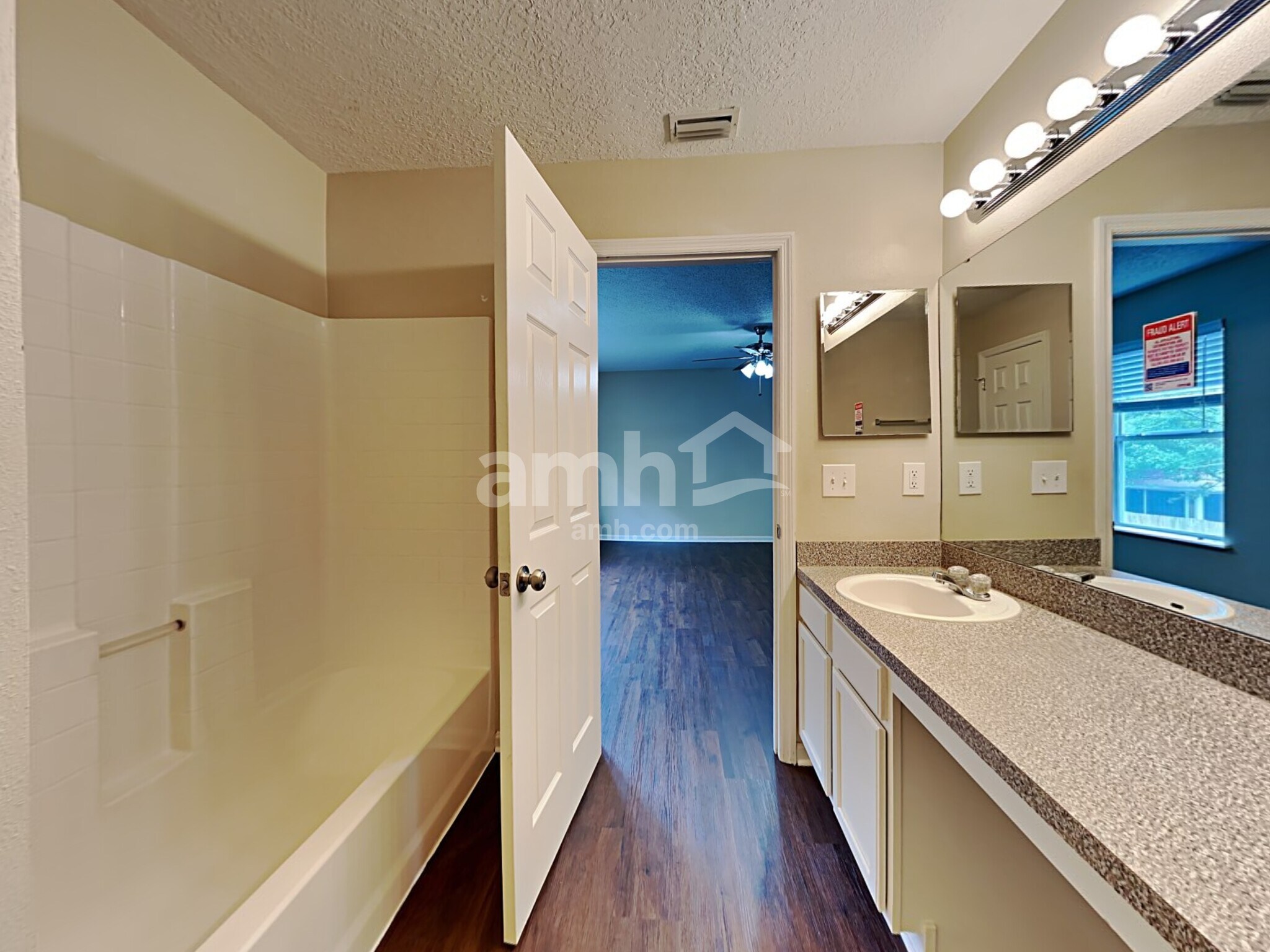 Building Photo - 9734 Hazel Lake Dr