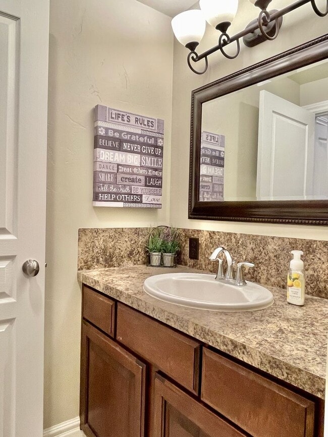 Building Photo - Luxury Fully Furnished 4-Bedroom Home for Rent – Clinton, Utah