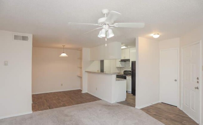 Building Photo - 1 bedroom in Irving TX 75038