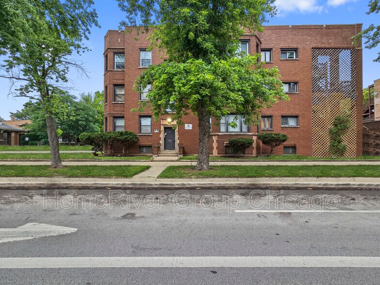 Building Photo - 8159 S Justine St