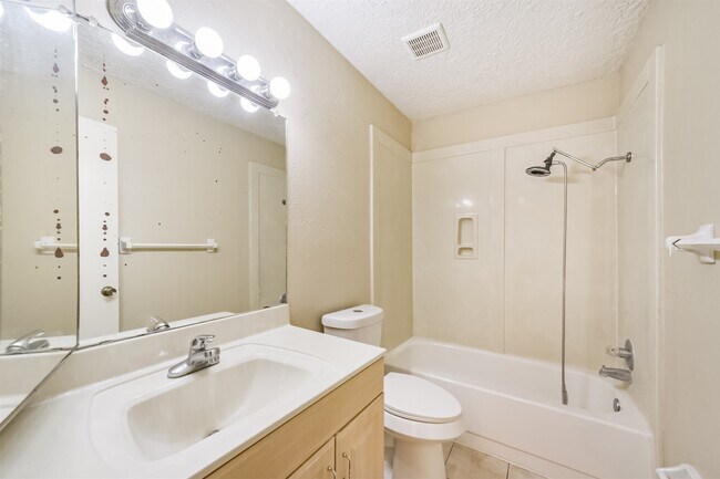 Building Photo - 3 Hedgebell Ct