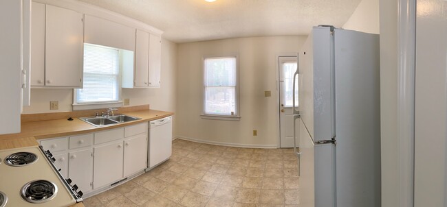 Building Photo - 107 Garwin Dr W