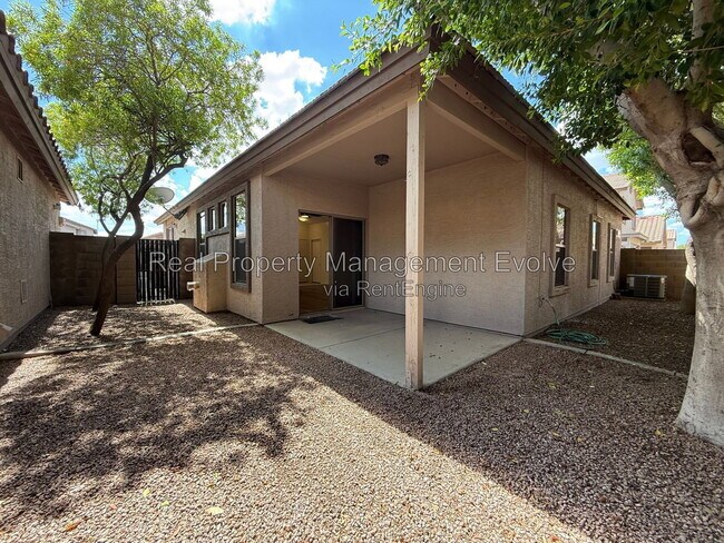 Building Photo - 8802 E University Dr