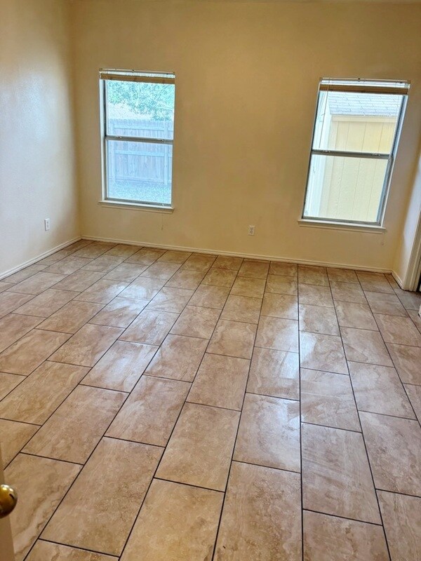 Building Photo - 1311 Hazelbury Ln