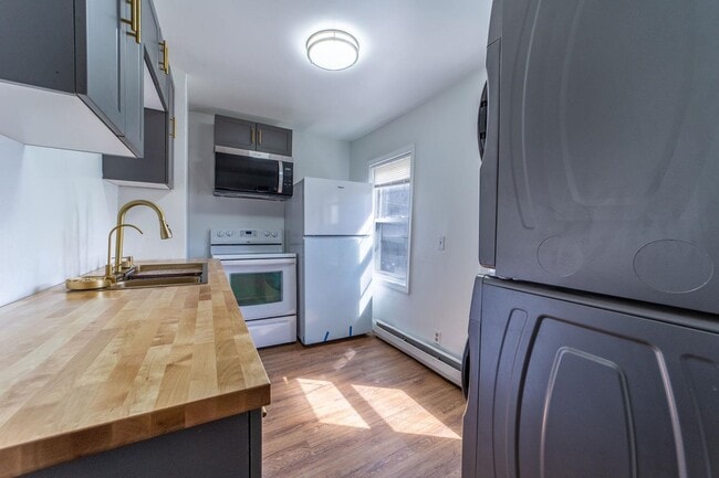 Building Photo - 14 Winter St