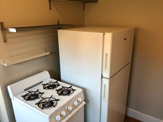 Building Photo - 1144 E Appleton St