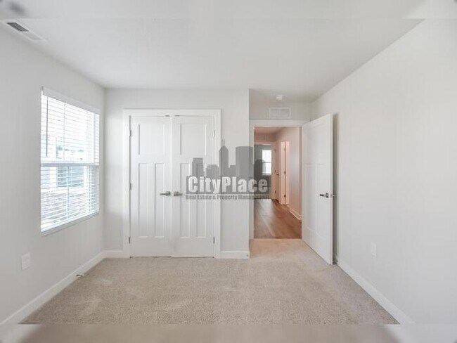 Building Photo - 7009 E Bean Blossom Dr