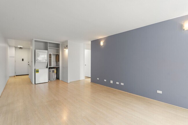 Building Photo - The Barclay 2bd/2ba/1pkg