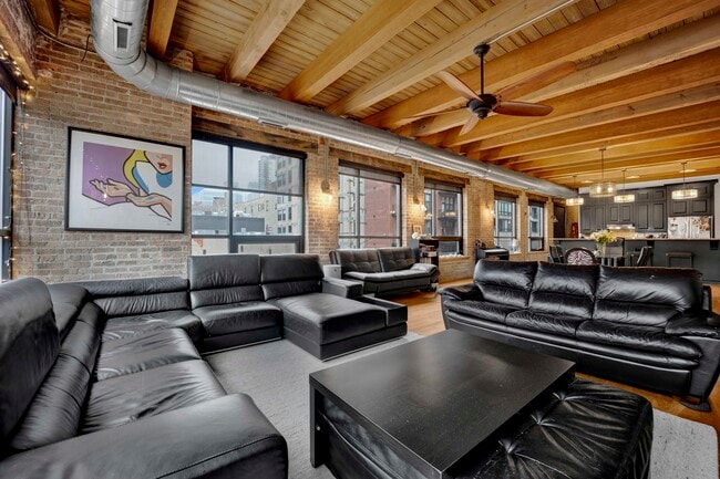 Building Photo - 935 W Randolph St