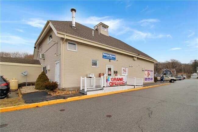 Primary Photo - 55 Beach St