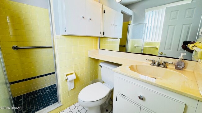 Building Photo - 921 N Wild Olive Ave