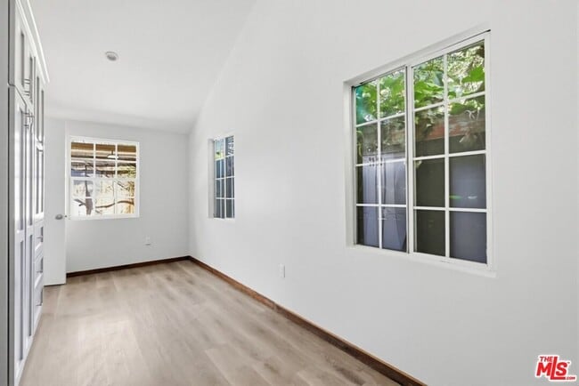 Building Photo - 2163 W 27th St