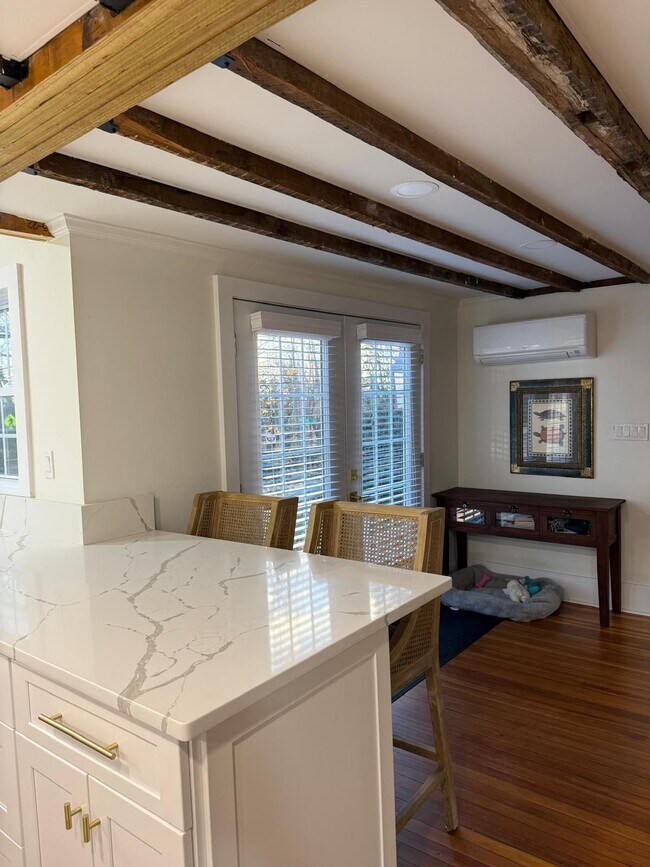 Building Photo - 354 Highland Ave