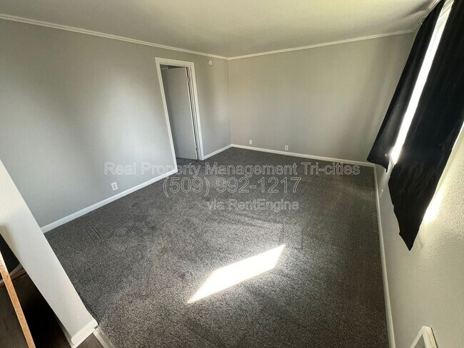 Building Photo - 919 E 27th Ave