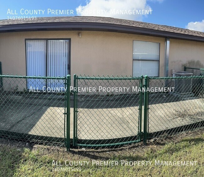 Building Photo - 2021 Caribbean Dr S