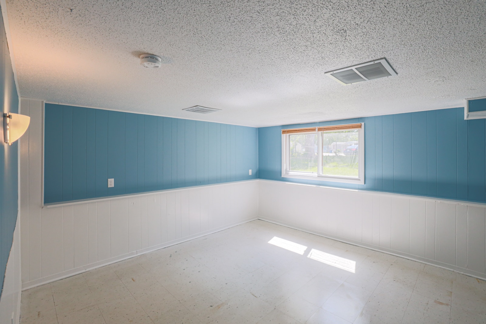 Building Photo - 156 Sluyter St SE