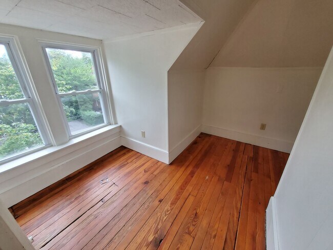 Building Photo - 130 N Gill St