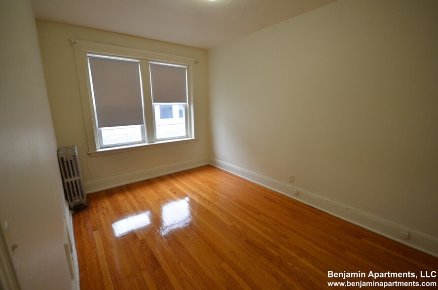Building Photo - 127 Sutherland Rd