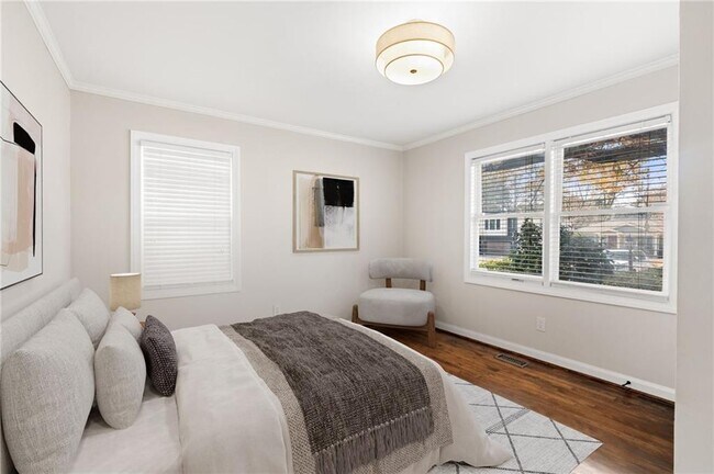 Building Photo - 1135 Vista Trail NE