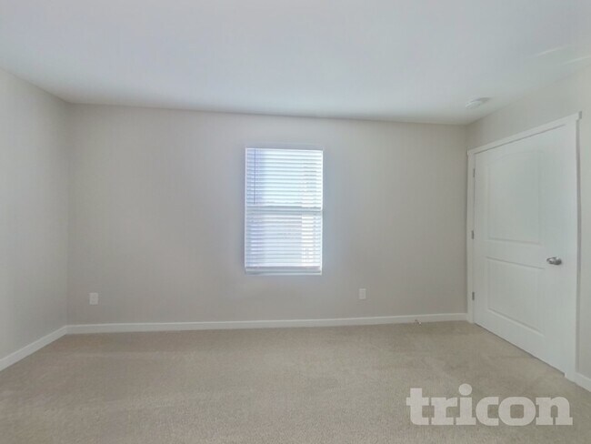 Building Photo - 930 Corvus Ct