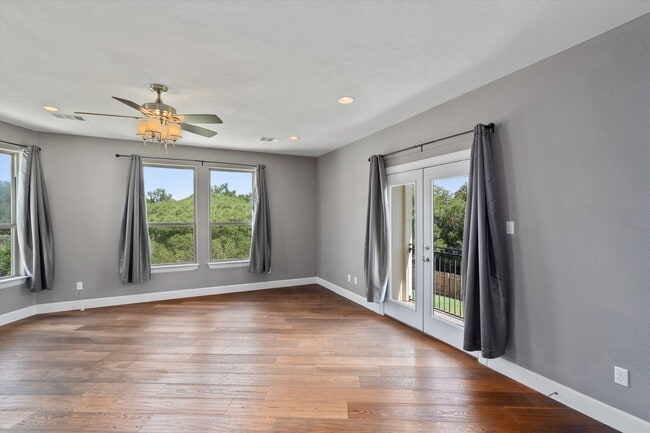 Building Photo - Modern Luxury Meets Austin Charm: 4 BR, 2.5 BA Gem