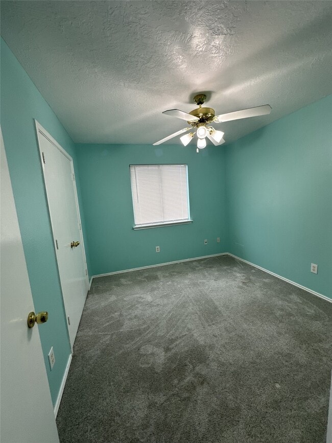 Building Photo - 11734 Birch Meadow Dr