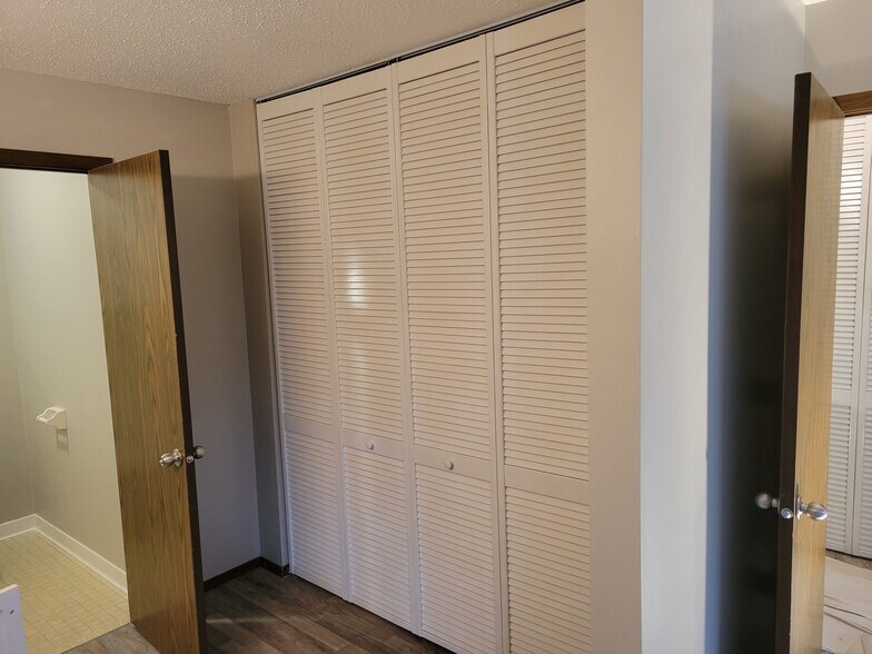 Building Photo - 3917 Heritage Hills Dr