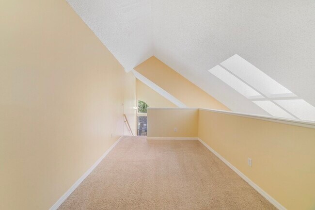 Building Photo - 6052 Westgate Dr