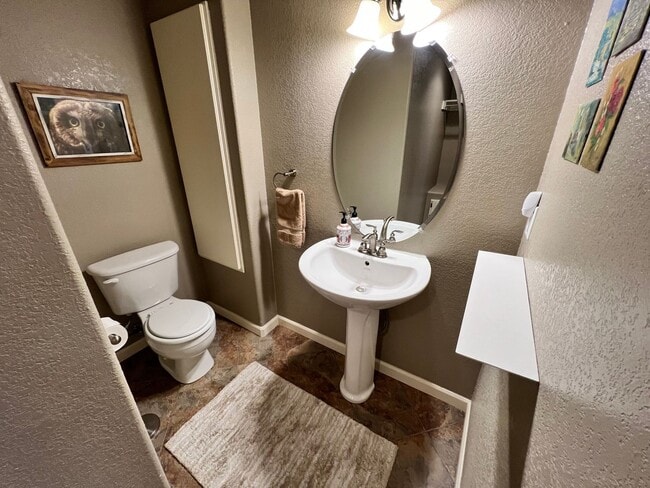 Building Photo - August 2025 - SFH 3 Bedroom + Bonus Room &...