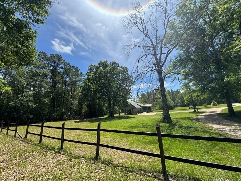 Building Photo - 286 Vestry Rd