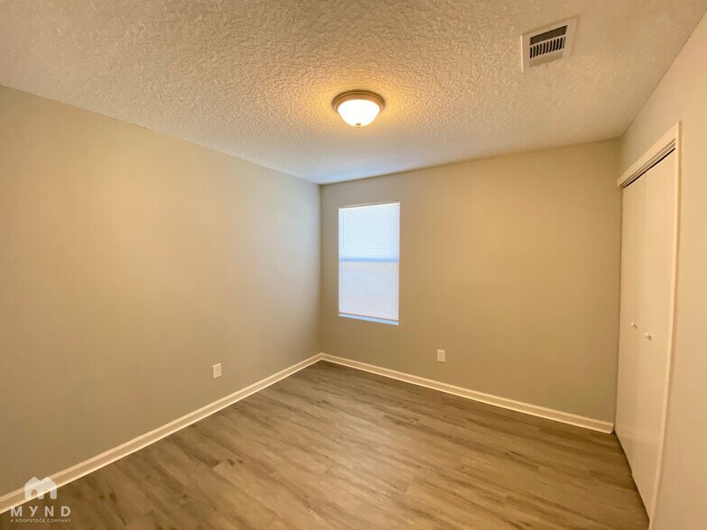 Building Photo - 11053 Campus Heights Ln