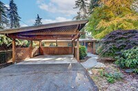 Building Photo - 5bd/2.75ba Shoreline House