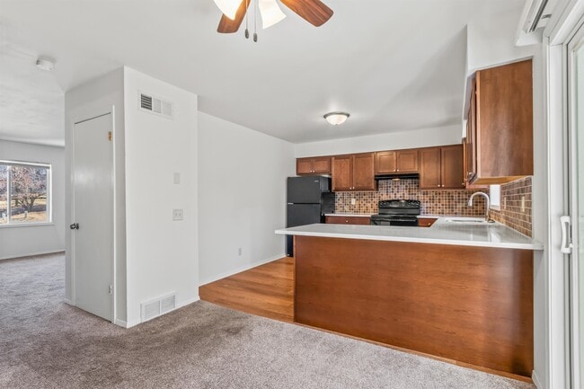 Building Photo - 1302 N Gammon Rd