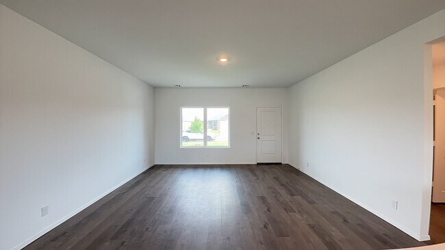 Building Photo - Beautiful new construction 3 bed, 2 bath home in Broken Arrow!