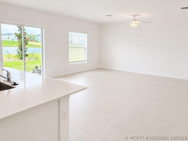 Building Photo - 16024 Palos Verdes St