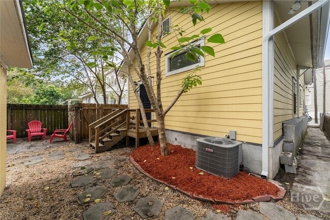 Building Photo - 1106 E Broad St