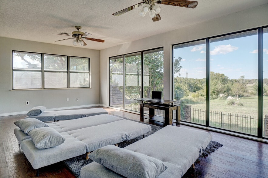 Get an outdoor experience, indoors! - 3905 NW 70th St