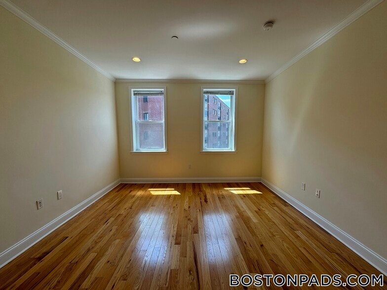 Building Photo - 1 Chauncy St