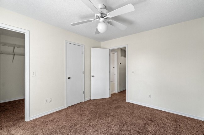 Building Photo - 10 Porpoise St
