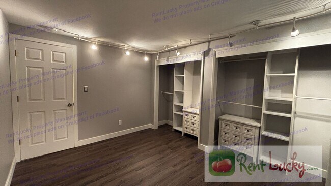 Building Photo - Charming 3 Bedroom Rambler + Large Storage/Shop  | Kent, WA