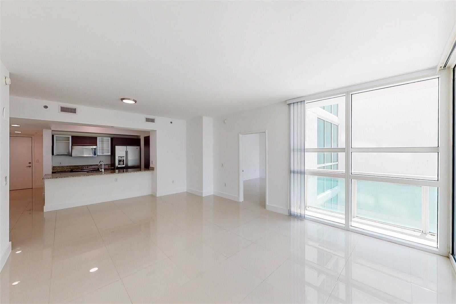 Building Photo - 951 Brickell Ave