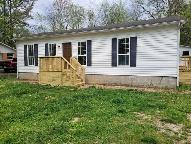Primary Photo - 124 Meadowbrook Dr