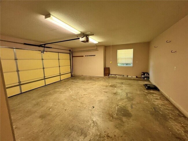 Building Photo - 5408 W Redbud St