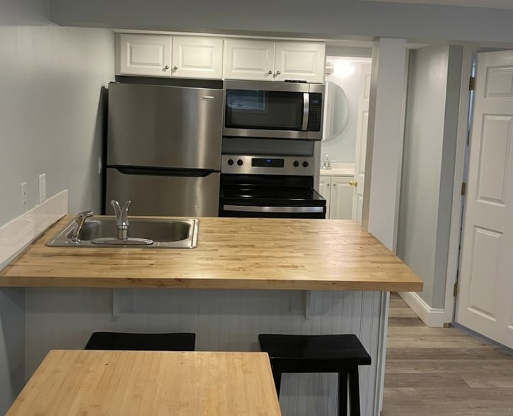 Building Photo - 68 Marathon St