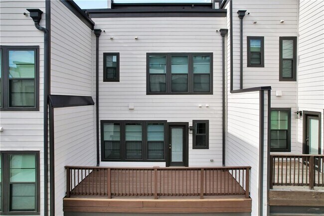 Building Photo - 545 Whitlox Rd NW