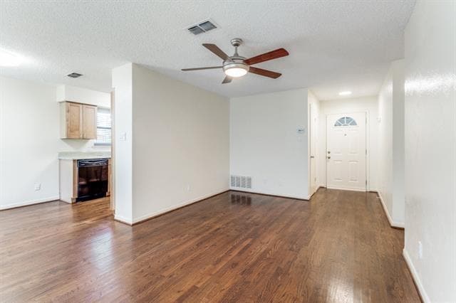 Building Photo - 10350 Country Club Dr