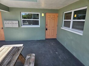 Building Photo - 2045 Alpine Rd