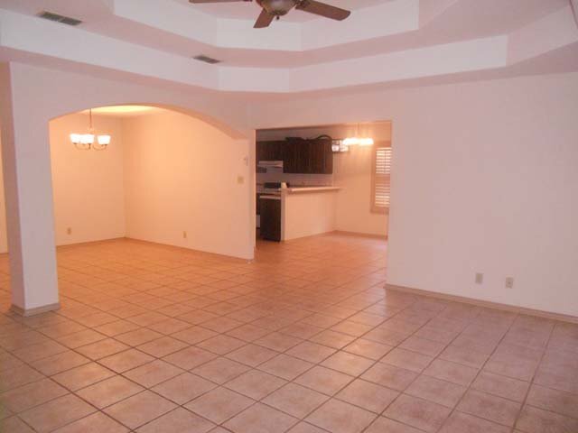 Building Photo - 1118 Diamond Dr